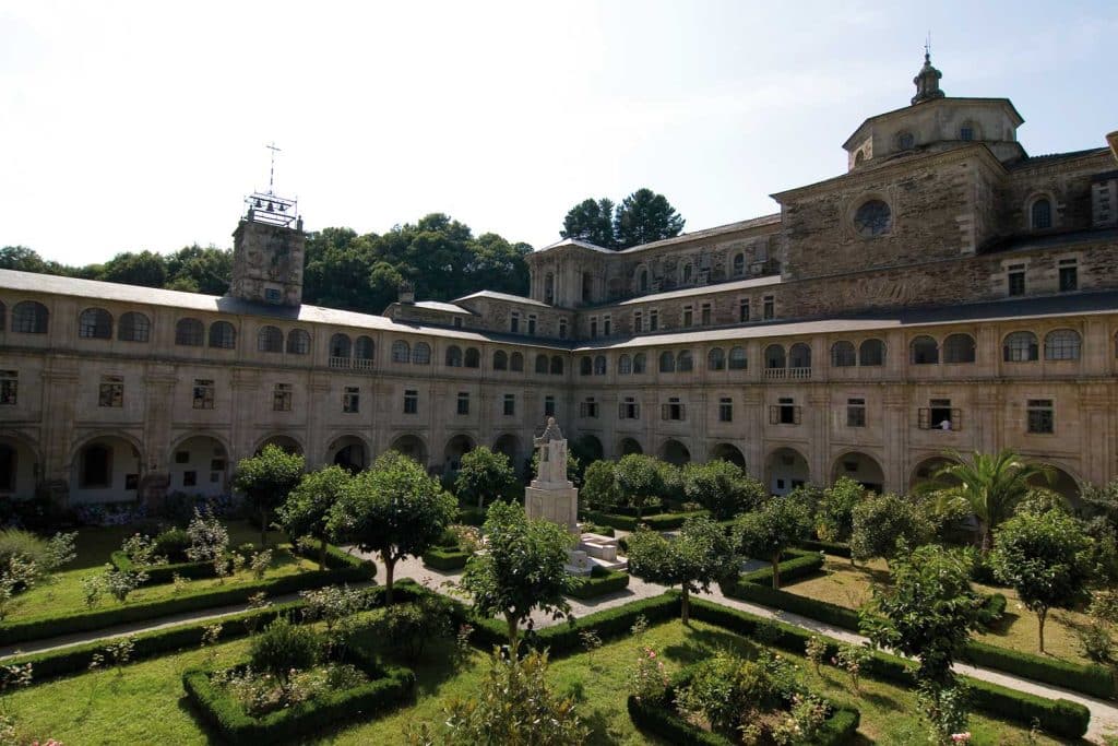 Claustro-monasterio-de-samos